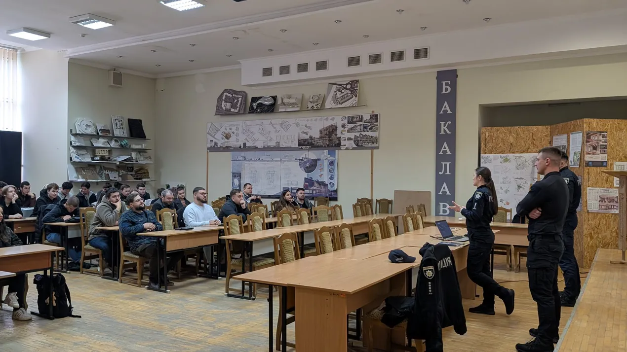 Минулого тижня для студентів факультету відбулася профілактична зустріч із представниками ювенальної поліції ВП ЧРУП ГУНП у Чернівецькій області.